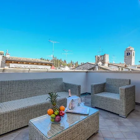 بيت ضيافة Luxury سيرمِيوني