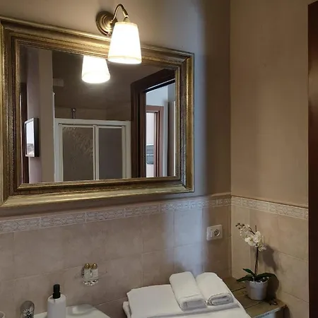 Гостьовий будинок Luxury Сірміоне