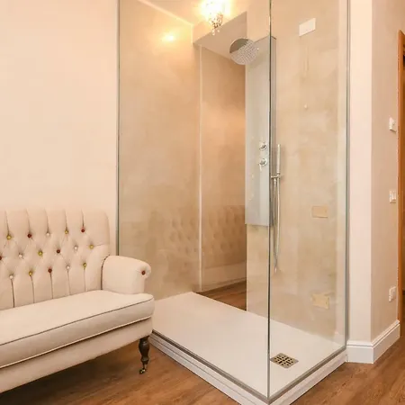 Гостьовий будинок Luxury Сірміоне
